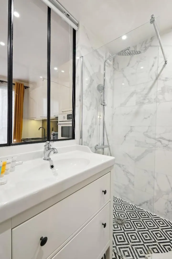 Bluestay 114 : Superbe Appartement A Bastille Paryż